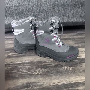 Columbia Arctic Trip Omni Heat Boots Size 4 Girls Gray and Pink Winter Boots
